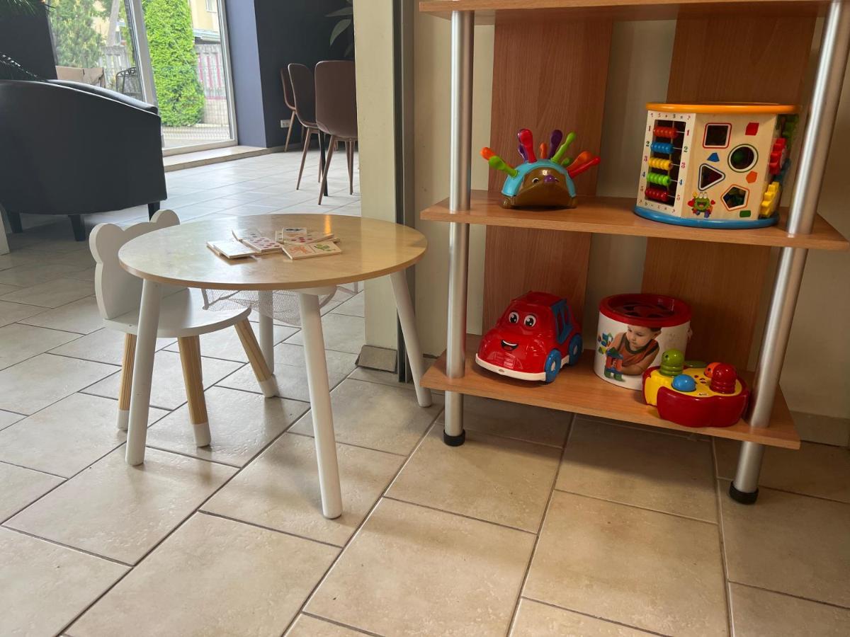 Avanti Apgyvendinimas-Restoranas Birzai Bagian luar foto